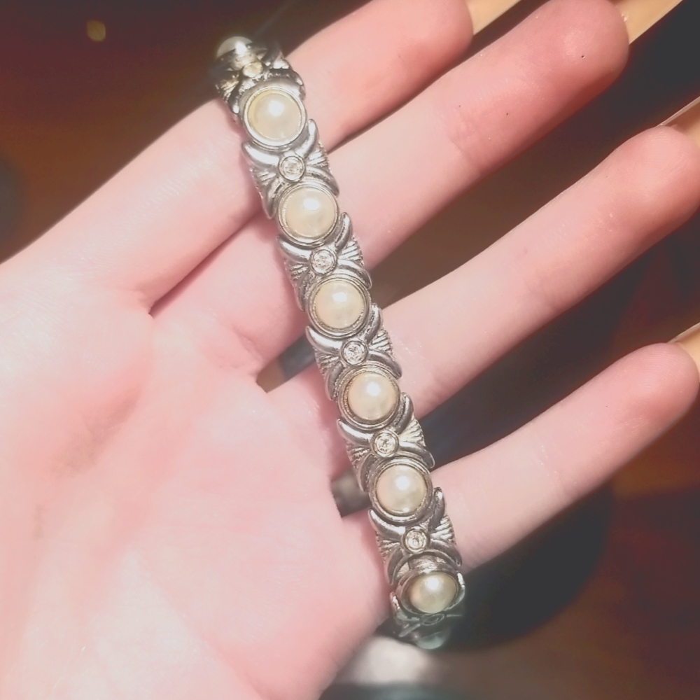 Pearl bracelet